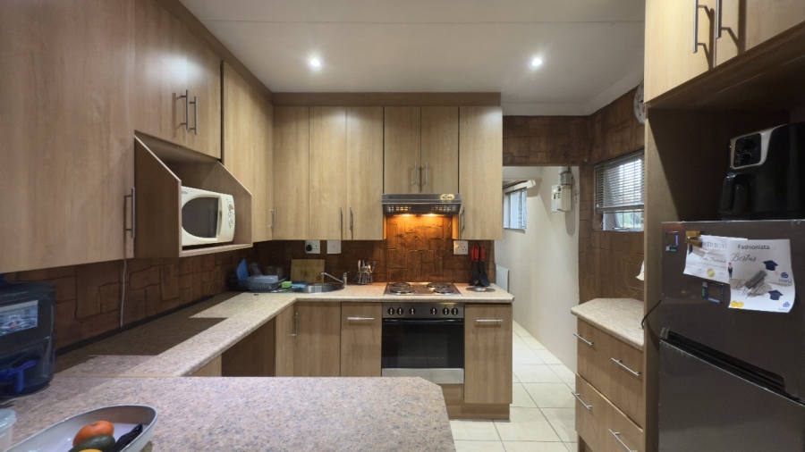 To Let 1 Bedroom Property for Rent in Flamwood North West